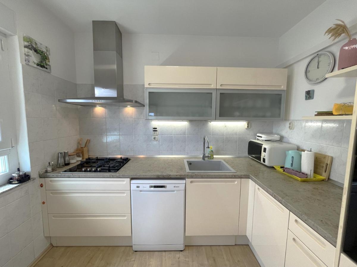 Cosy Apartment On The Beach - Кали Екстериор снимка