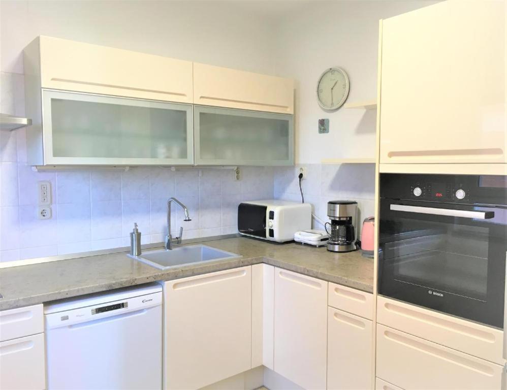 Cosy Apartment On The Beach - Кали Екстериор снимка